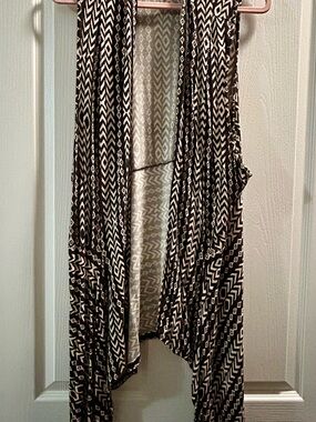 Maurices Black and White Geometric Open-Front Vest